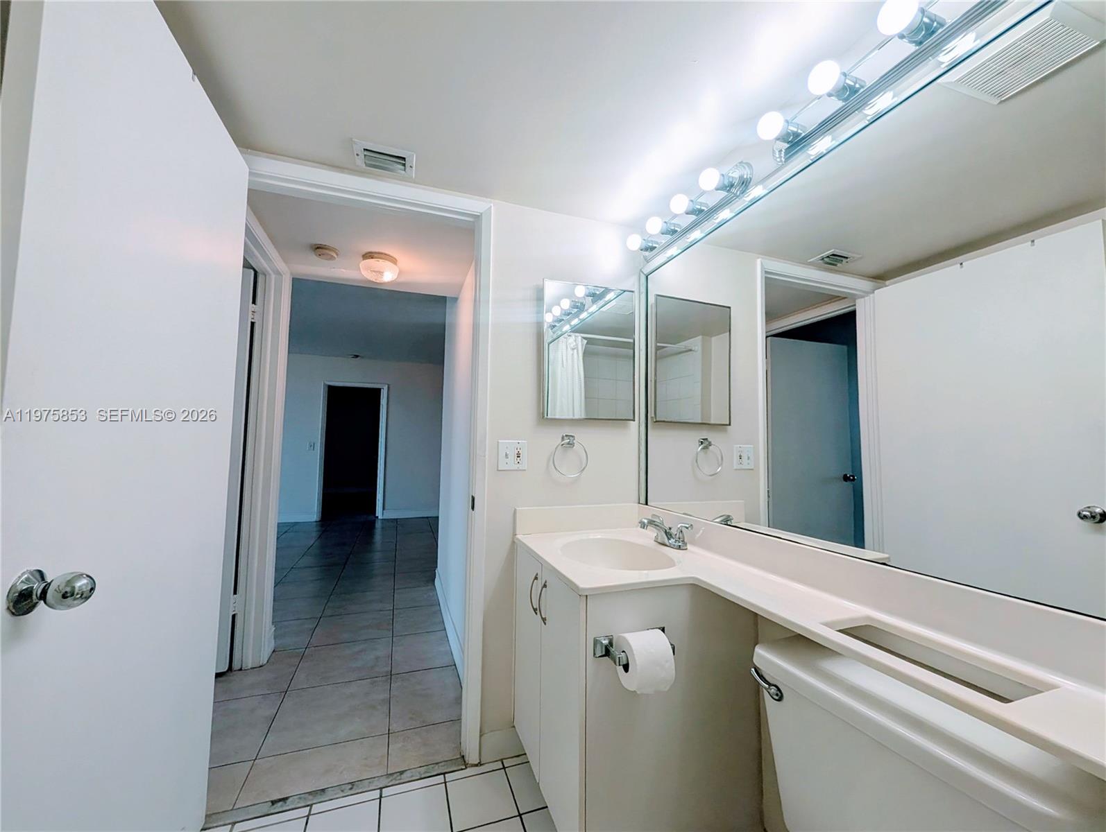 PARC CENTRAL AVENTURA SOU - Residential Lease