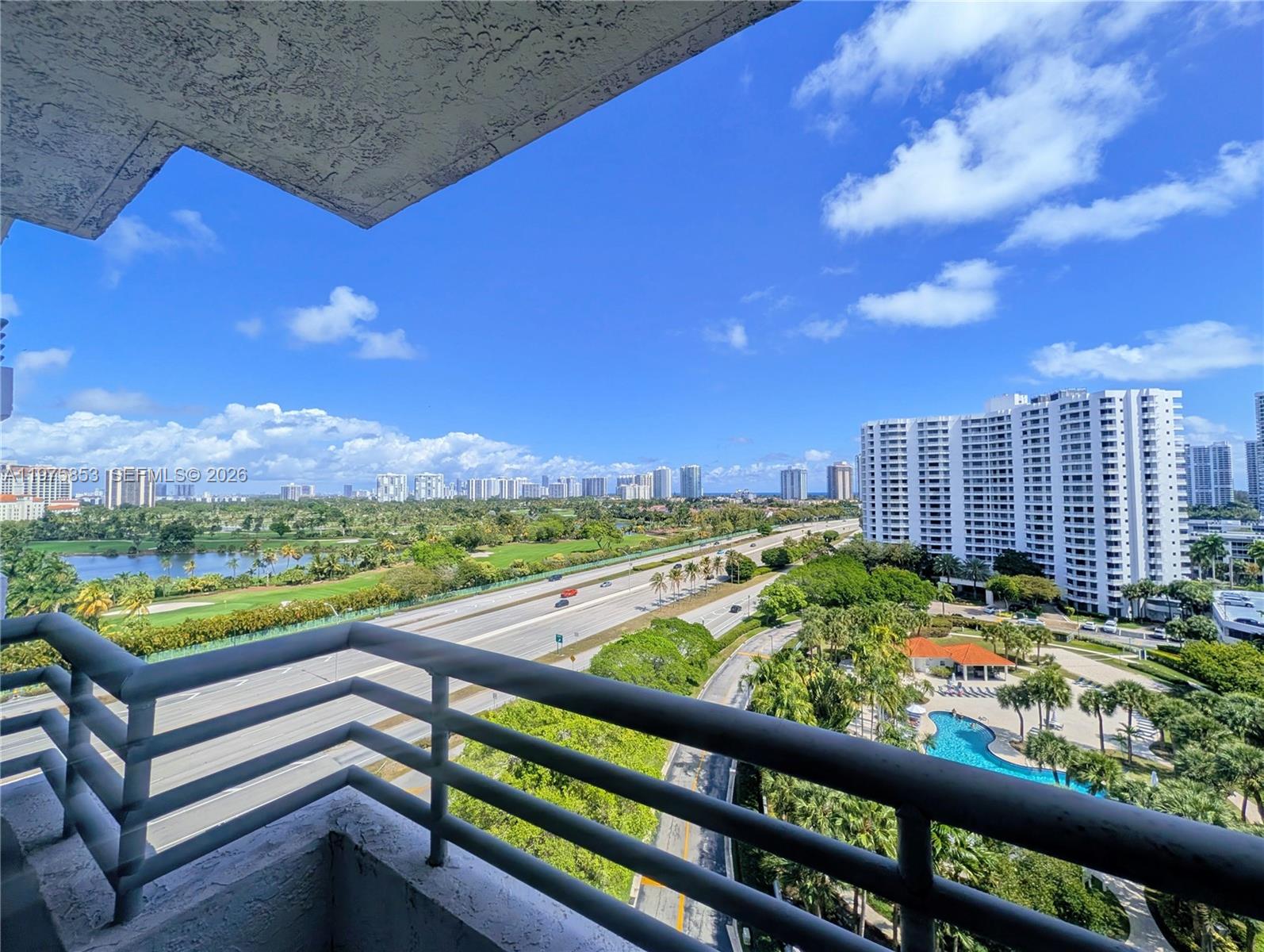PARC CENTRAL AVENTURA SOU - Residential Lease
