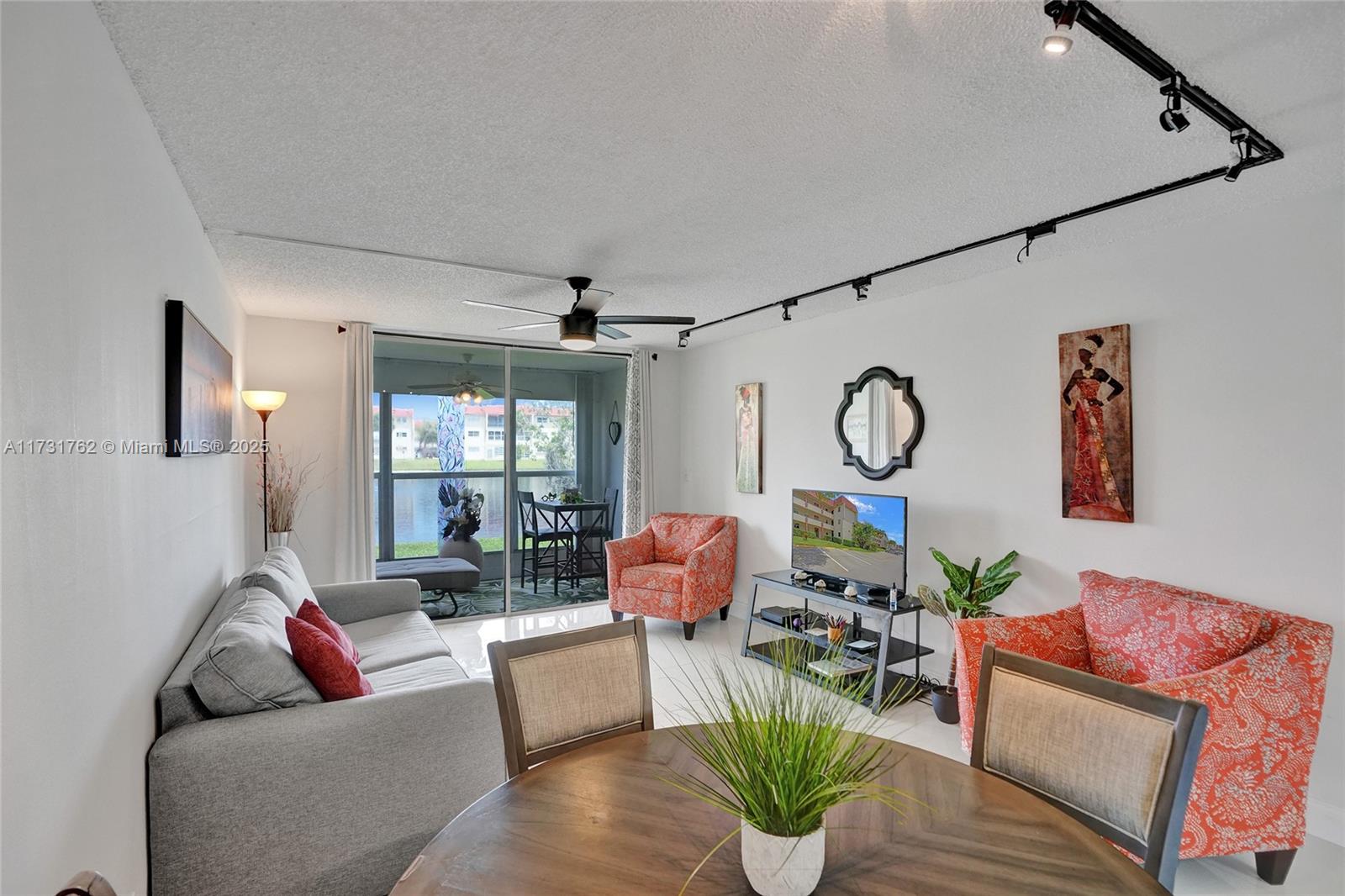 Property for Sale at 2850 W Sunrise Lakes Dr 106, Sunrise, Miami-Dade County, Florida - Bedrooms: 1 
Bathrooms: 1  - $95,000