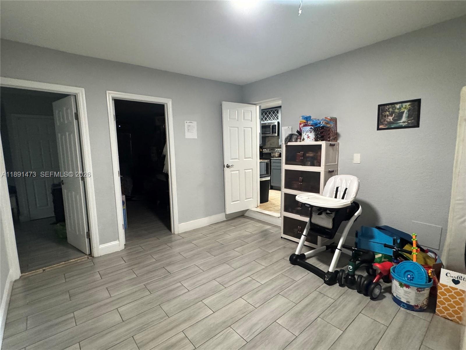 SCOTT LAKE MANOR SEC 1 - Residential