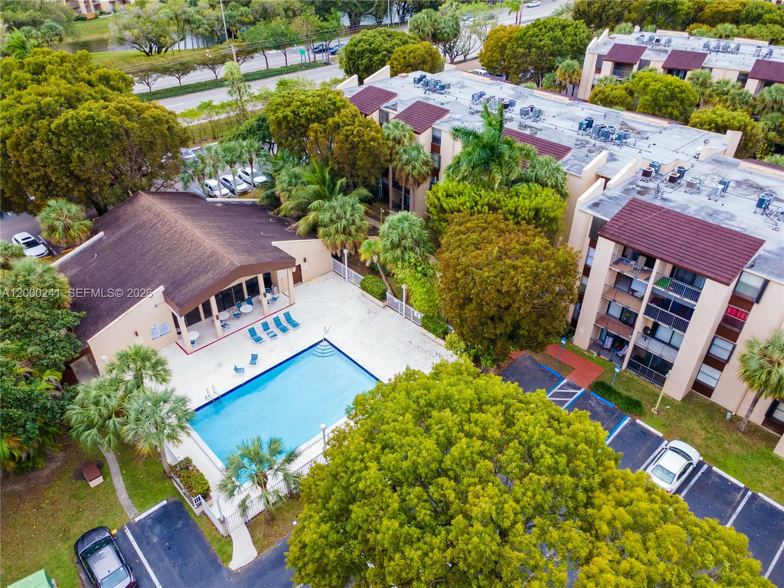 PROMENADE AT KENDALE LAKE - Residential Lease