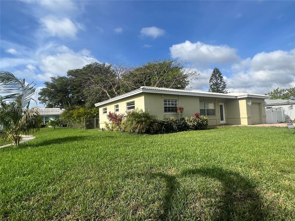 Photo of 4562 Ararat St, Boca Raton, FL 33428 (MLS # A11372777)