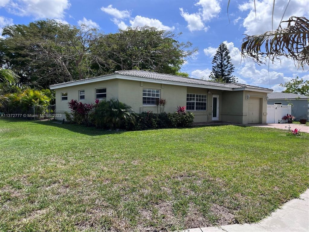 Photo of 4562 Ararat St, Boca Raton, FL 33428 (MLS # A11372777)