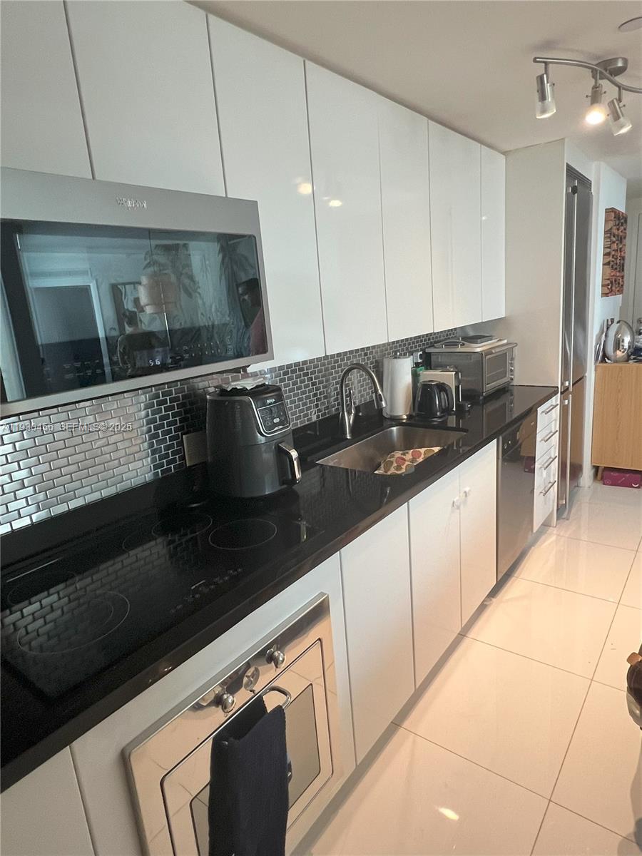 MINT CONDO - Residential Lease