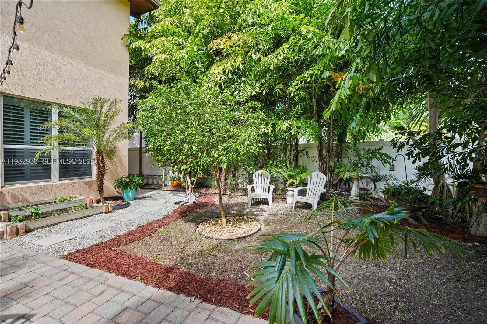 KENDALL COMMONS RESIDENTI - Residential