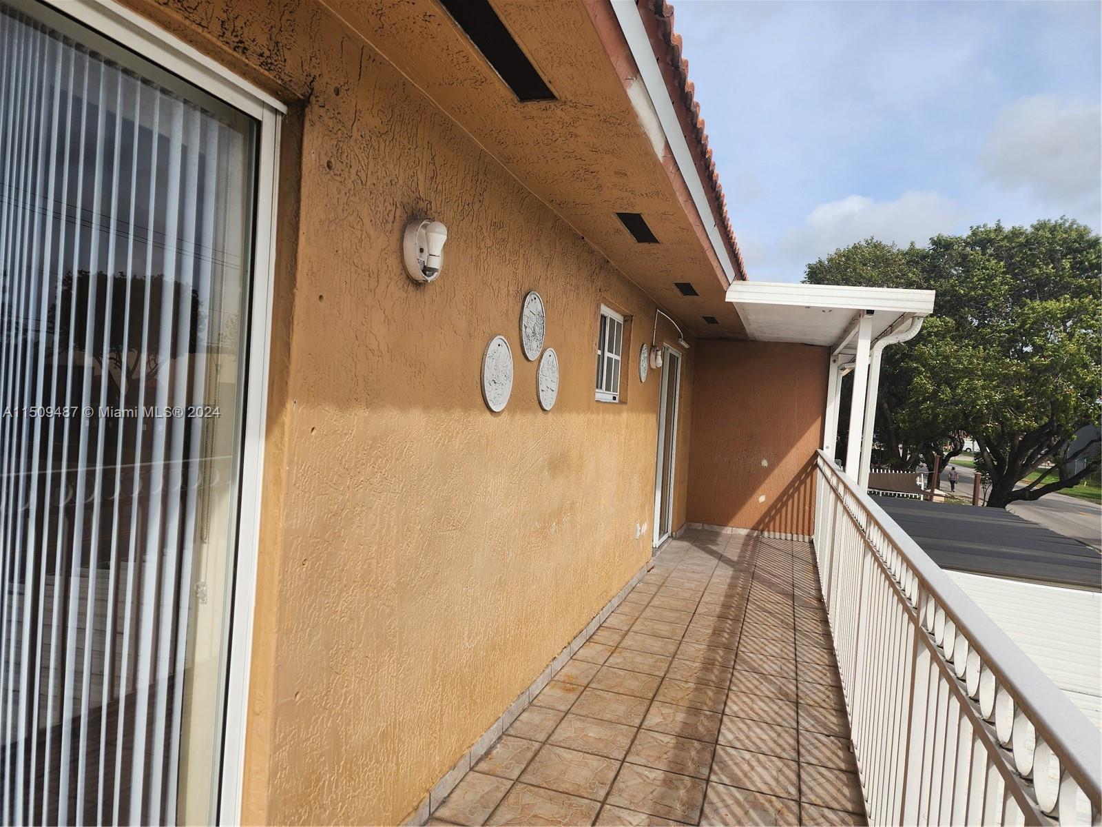 WEST PALM VILLAS III COND - Residential Lease