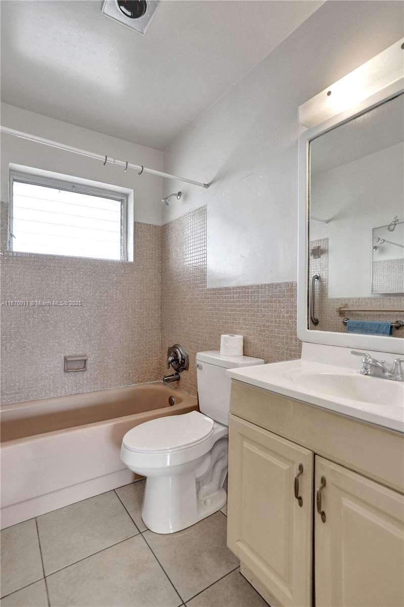 LAKE PARK GARDENS 1 INC C - Residential