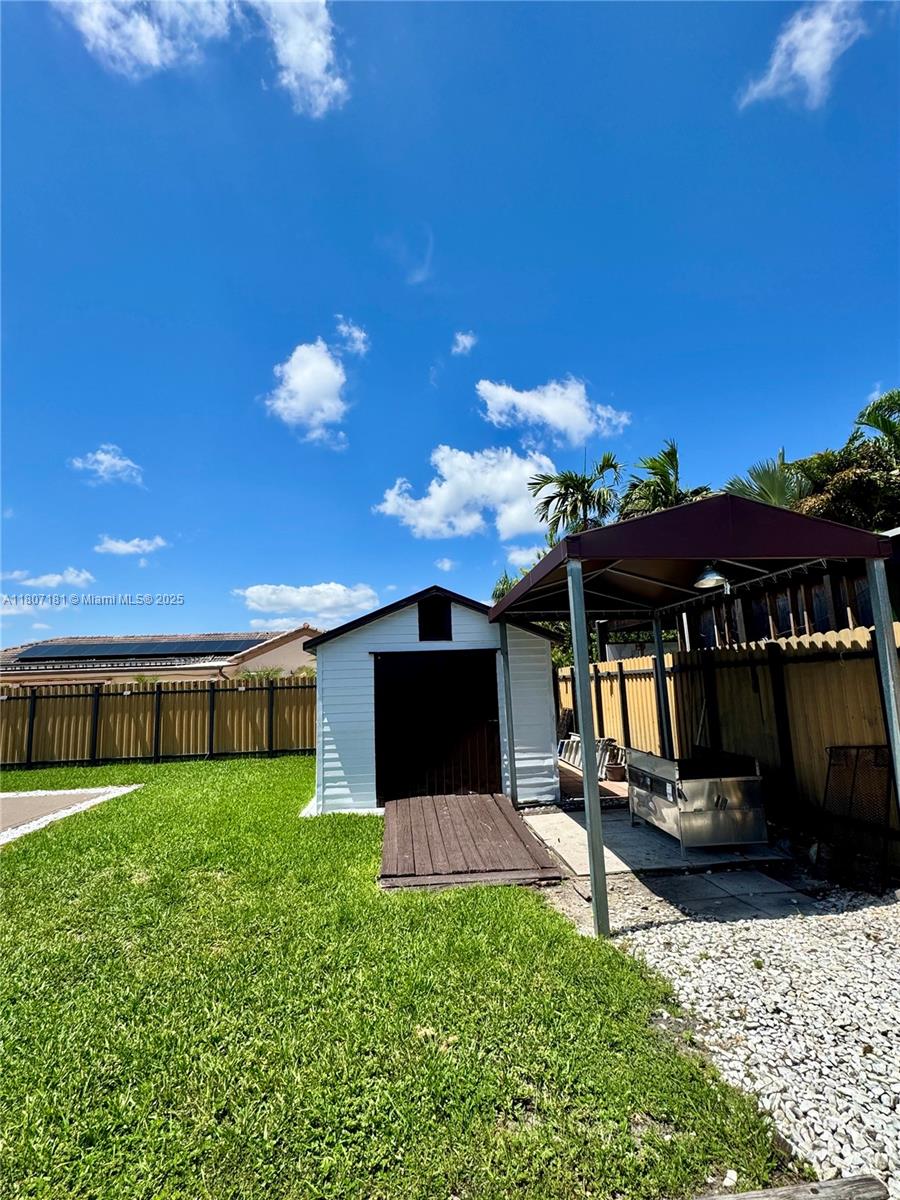 WEITZER SHAUNA MEADOWS SE - Residential