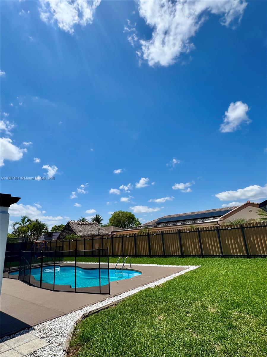 WEITZER SHAUNA MEADOWS SE - Residential