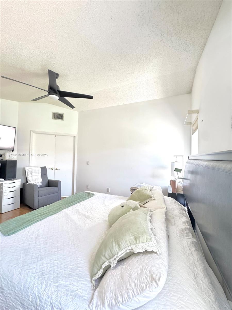 WEITZER SHAUNA MEADOWS SE - Residential