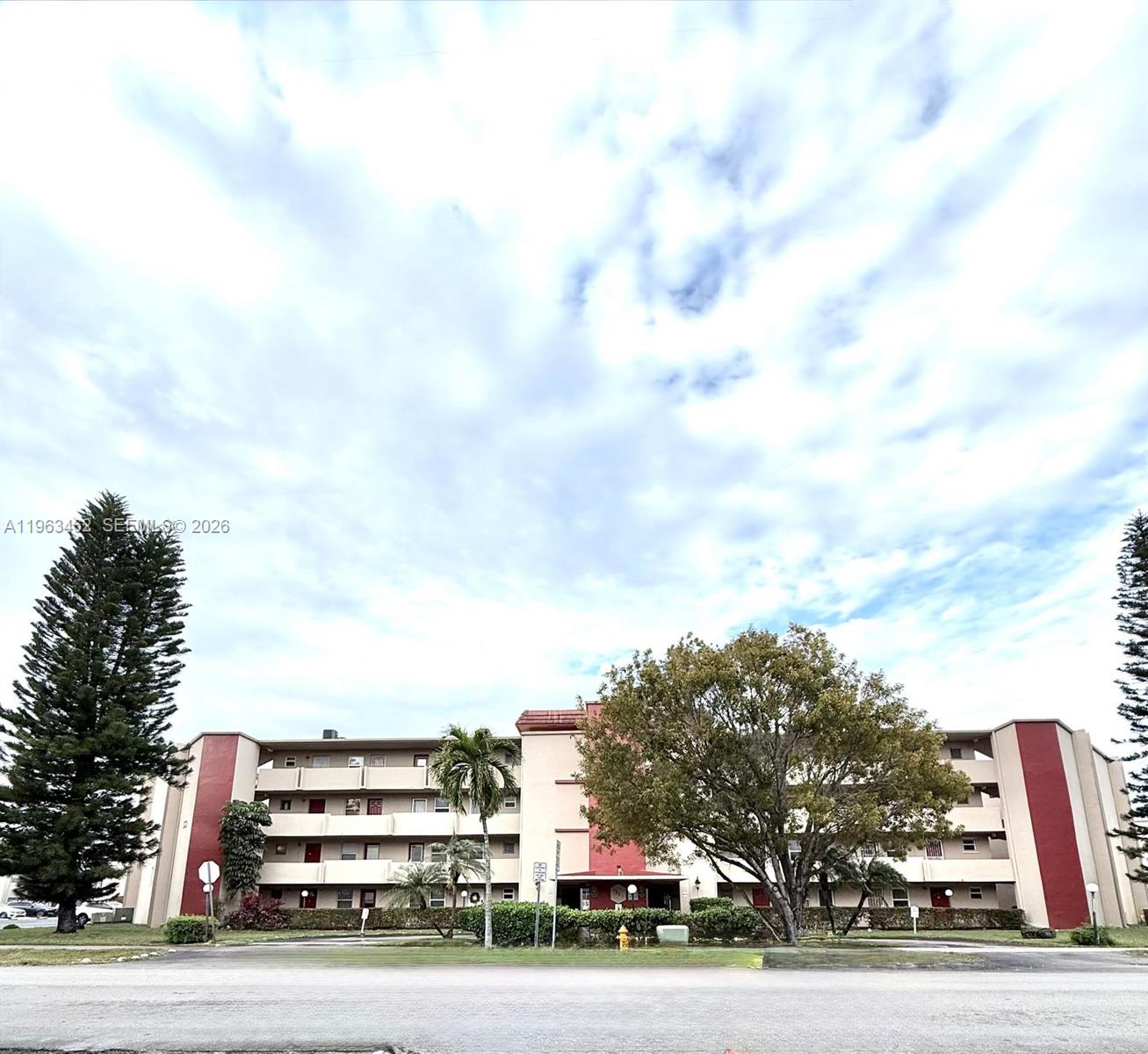 ROLLING GREEN CONDO C - Residential