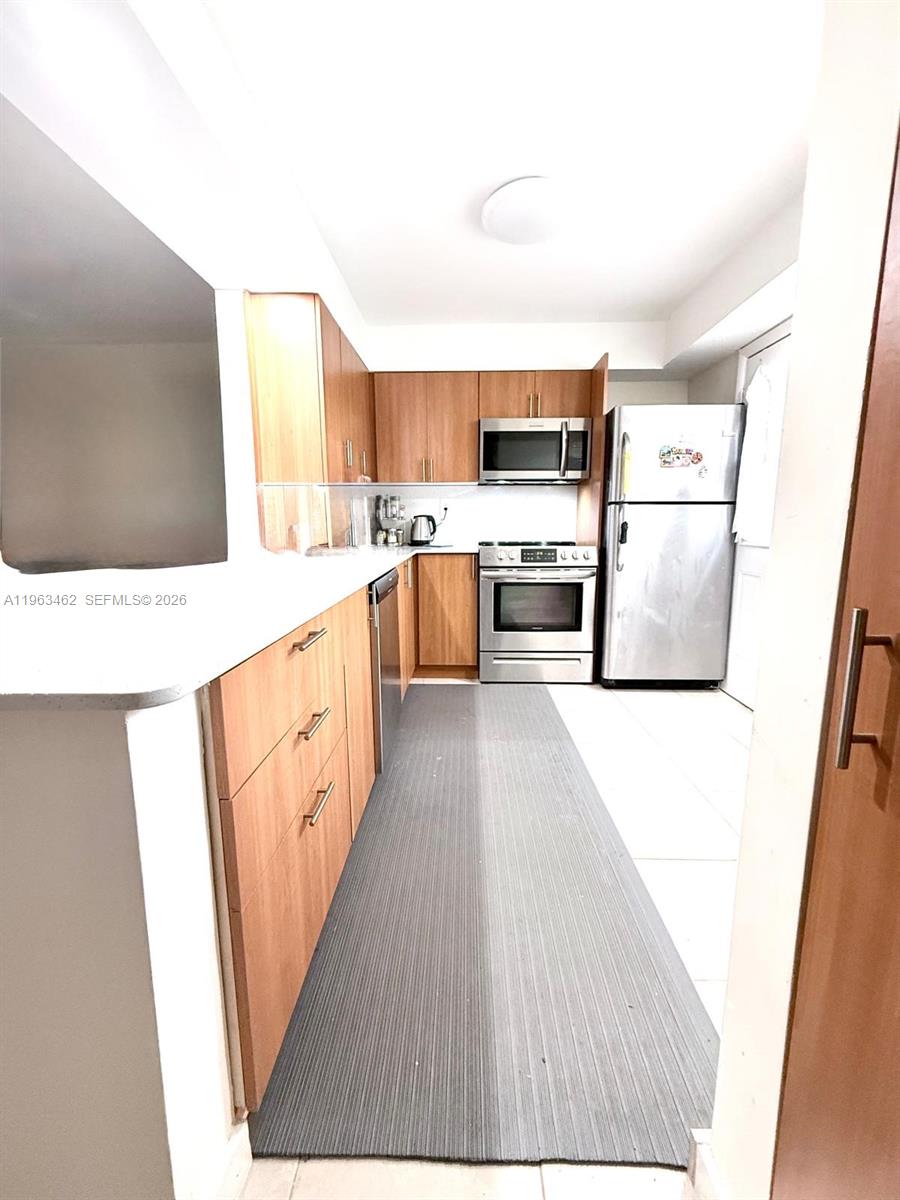 ROLLING GREEN CONDO C - Residential