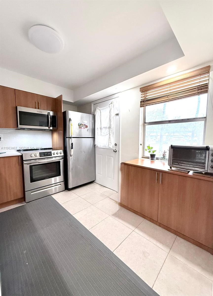 1501 NE 191st St C114