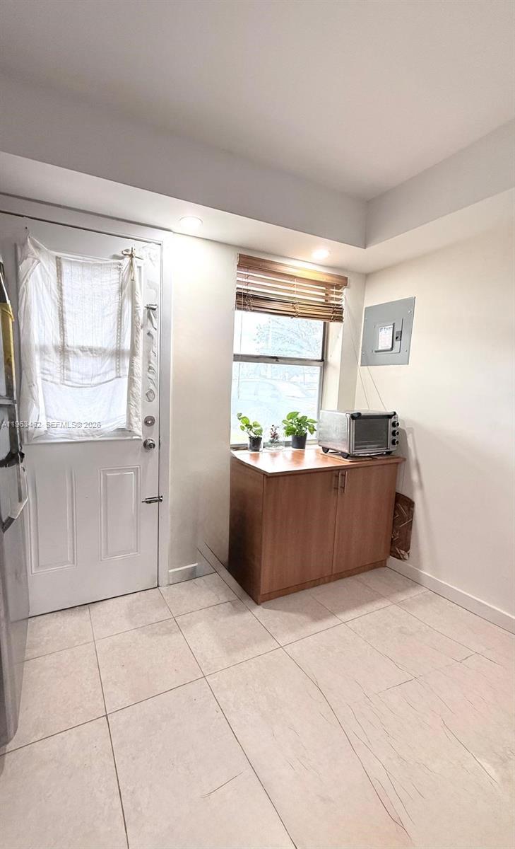 ROLLING GREEN CONDO C - Residential