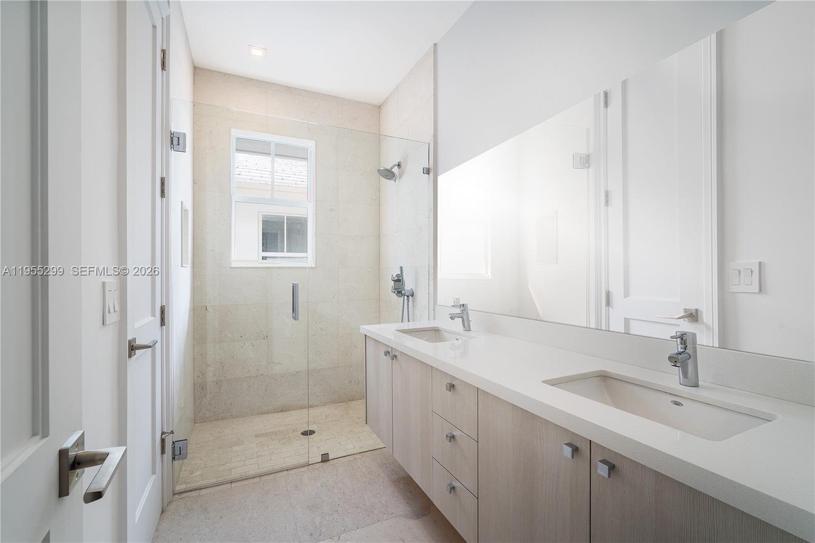 COCONUT GROVE SEC 1-CORAL - Residential