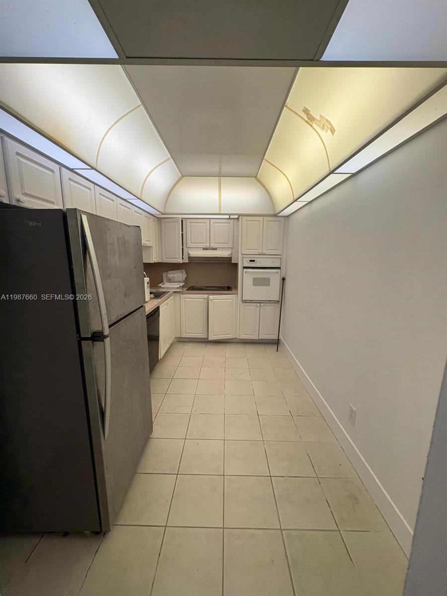 OCEANVIEW BUILDING A COND - Residential Lease