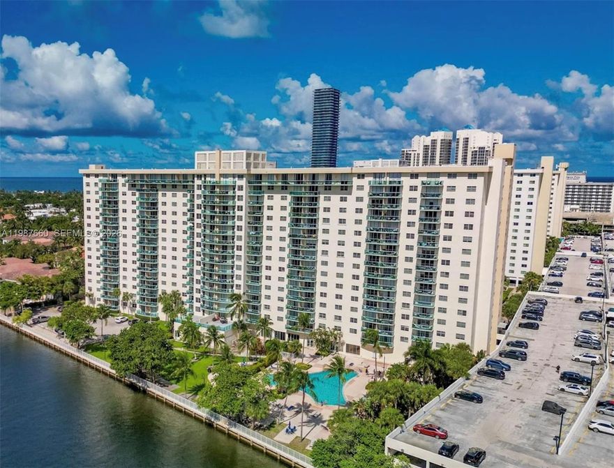 THIS BEAUTIFUL 1/1.5 APARTMENT HAS BRAND NEW FLOOR AND IS FRESHLY PAINTED. Beautiful Intracoastal views!! BUILDING IS LOCATED ACROSS THE SUNNY ISLES BEACH, YOU CAN LITERALLY WALK TO THE BEACH!!! AMAZING RESTAURANTS IN THE AREA, AND ALSO ONLY MINUTES AWAY FROM AVENTURA MALL!!! EASY TO SHOW!!