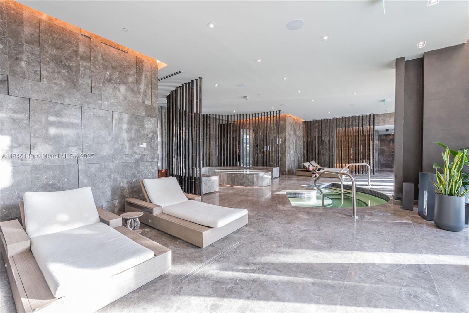 PARAISO BAY CONDO - Residential