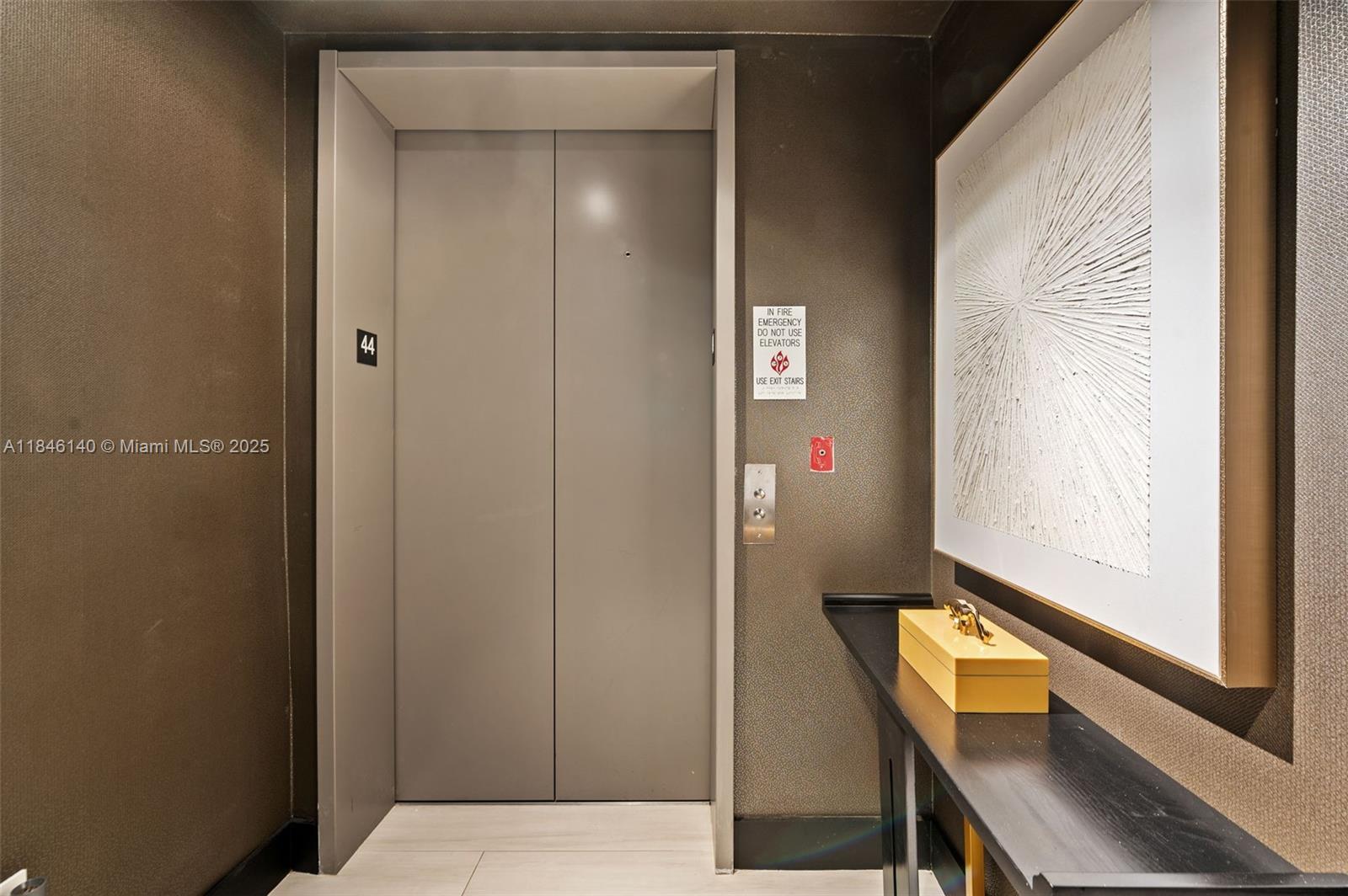 PARAISO BAY CONDO - Residential