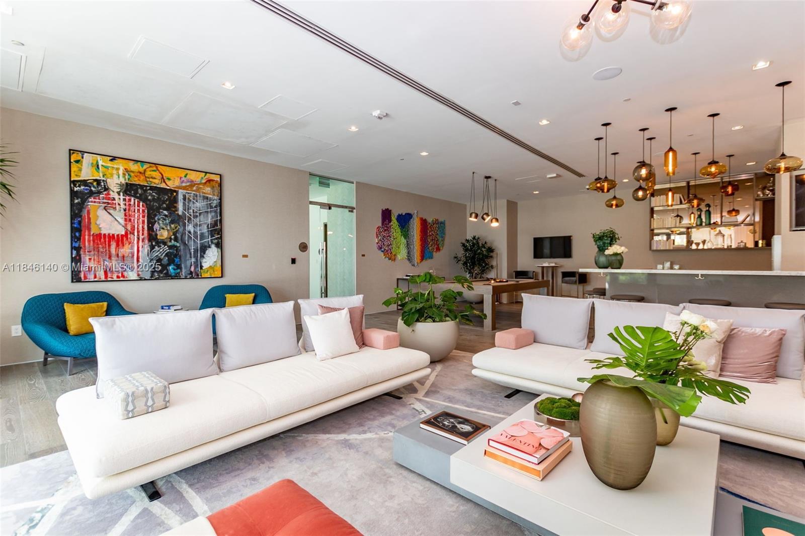 PARAISO BAY CONDO - Residential