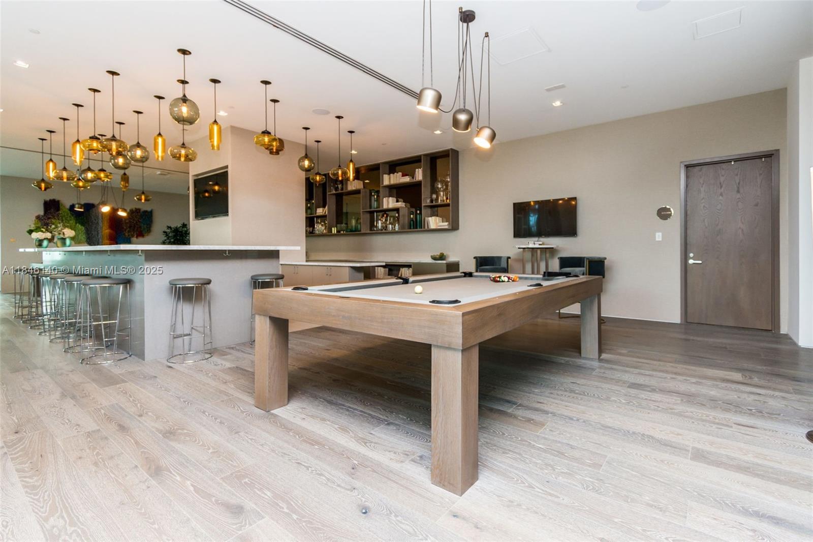 PARAISO BAY CONDO - Residential