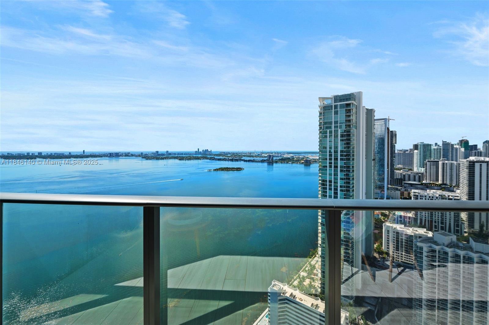 PARAISO BAY CONDO - Residential