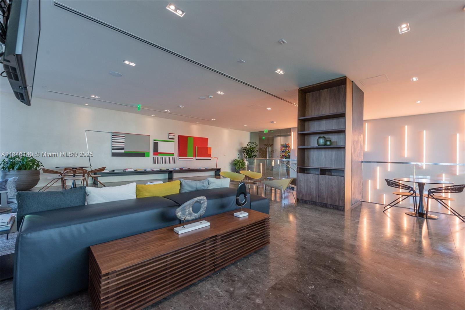 PARAISO BAY CONDO - Residential