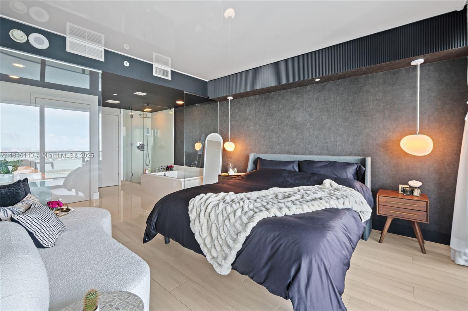 PARAISO BAY CONDO - Residential