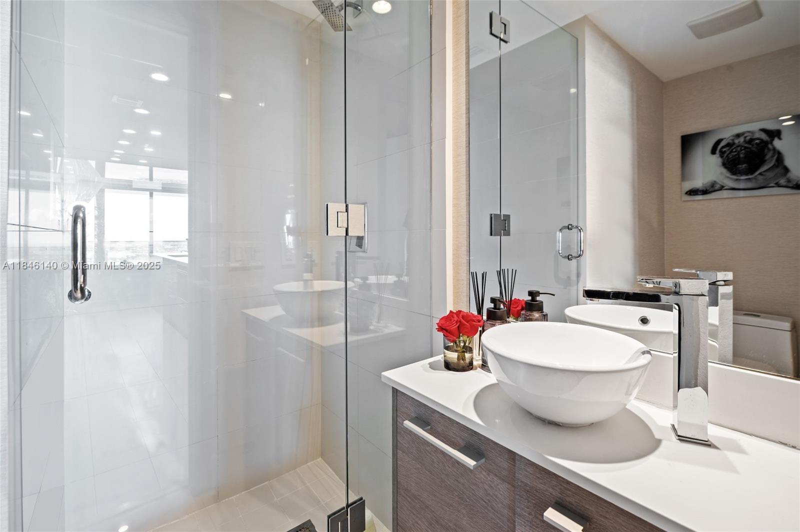 PARAISO BAY CONDO - Residential