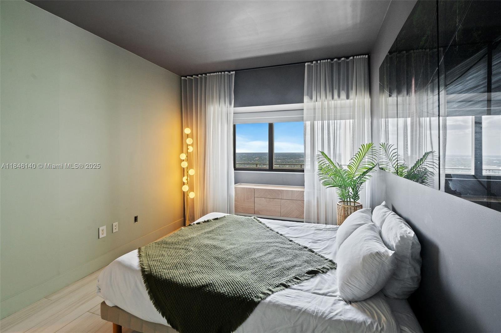 PARAISO BAY CONDO - Residential