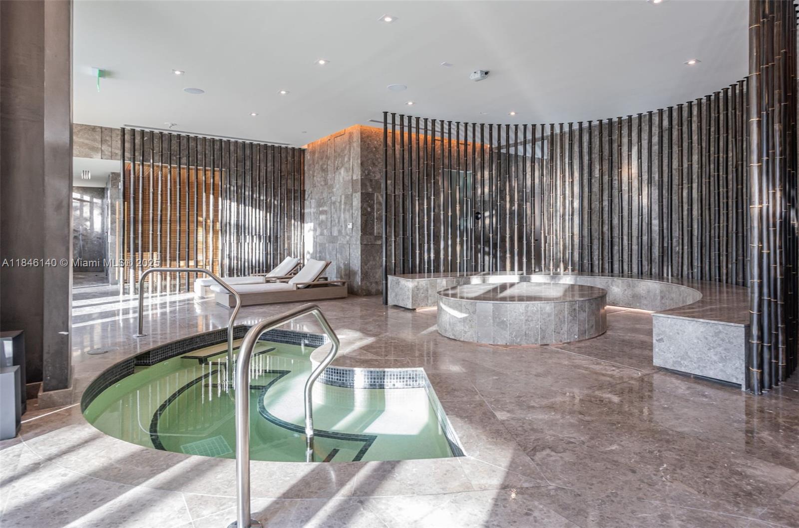 PARAISO BAY CONDO - Residential