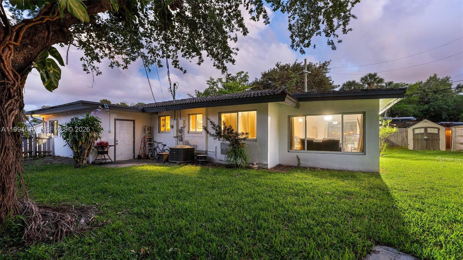 Lloyd Estates 25-47 B - Residential