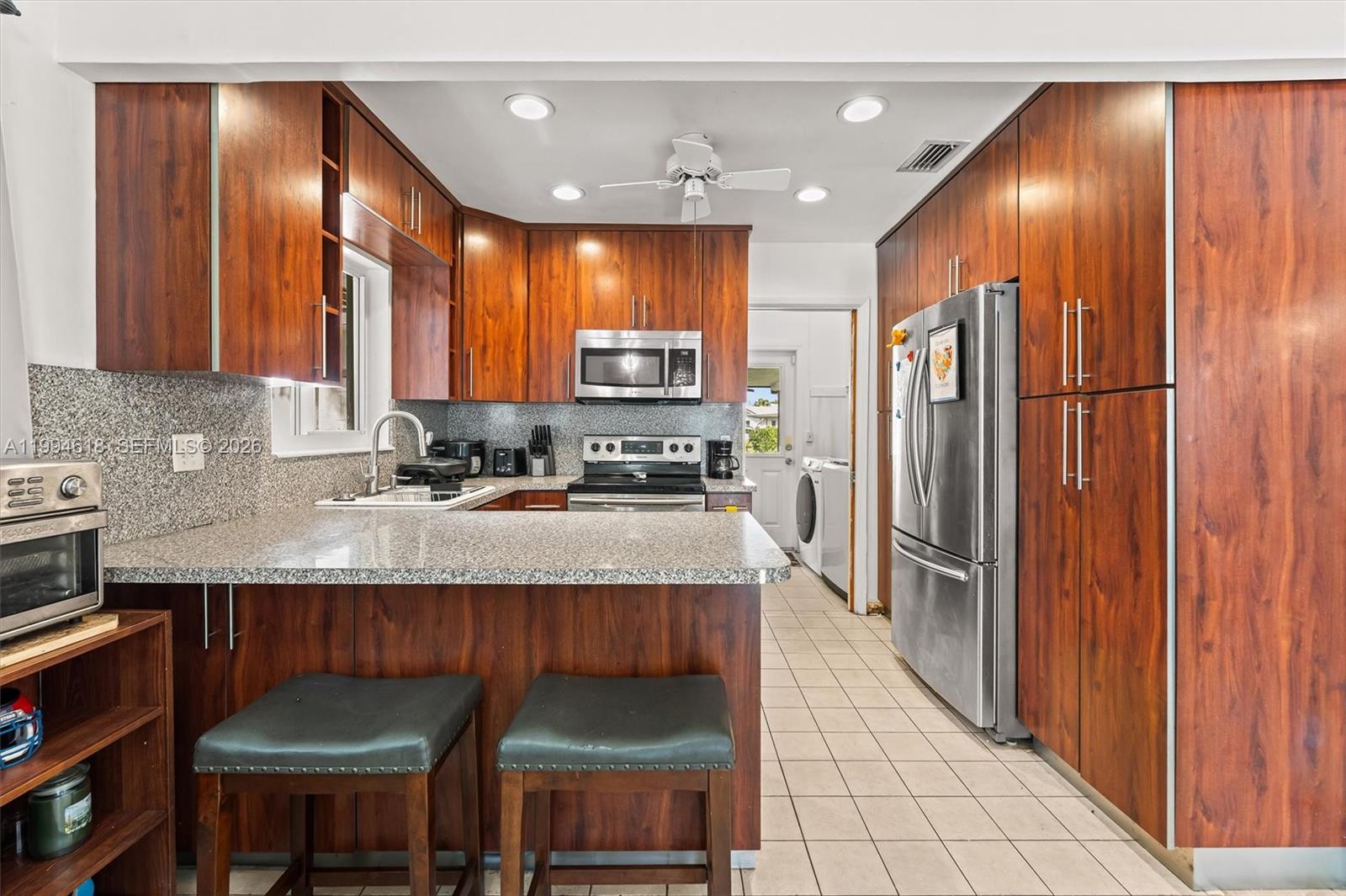 Lloyd Estates 25-47 B - Residential