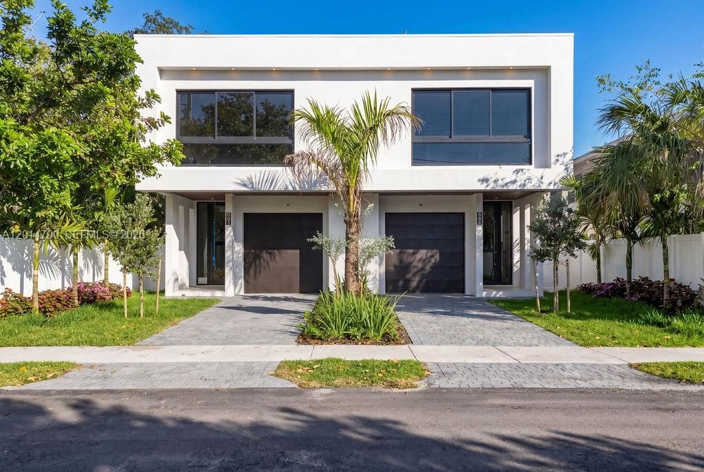Photo of 904 NE 17th Ter, Fort Lauderdale, FL 33304 (MLS # A12014700)
