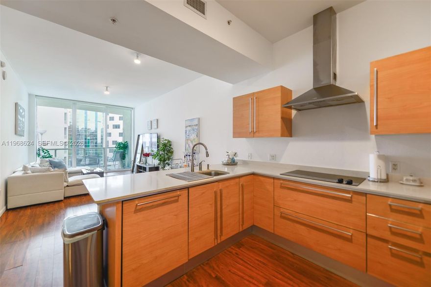 Spacious 1-bedroom apartment in the heart of Brickell with an excellent location. Just steps from Brickell City Centre, top restaurants, shops, and entertainment. Building offers amenities including gym, pool, BBQ area, and more. Location, location, location!