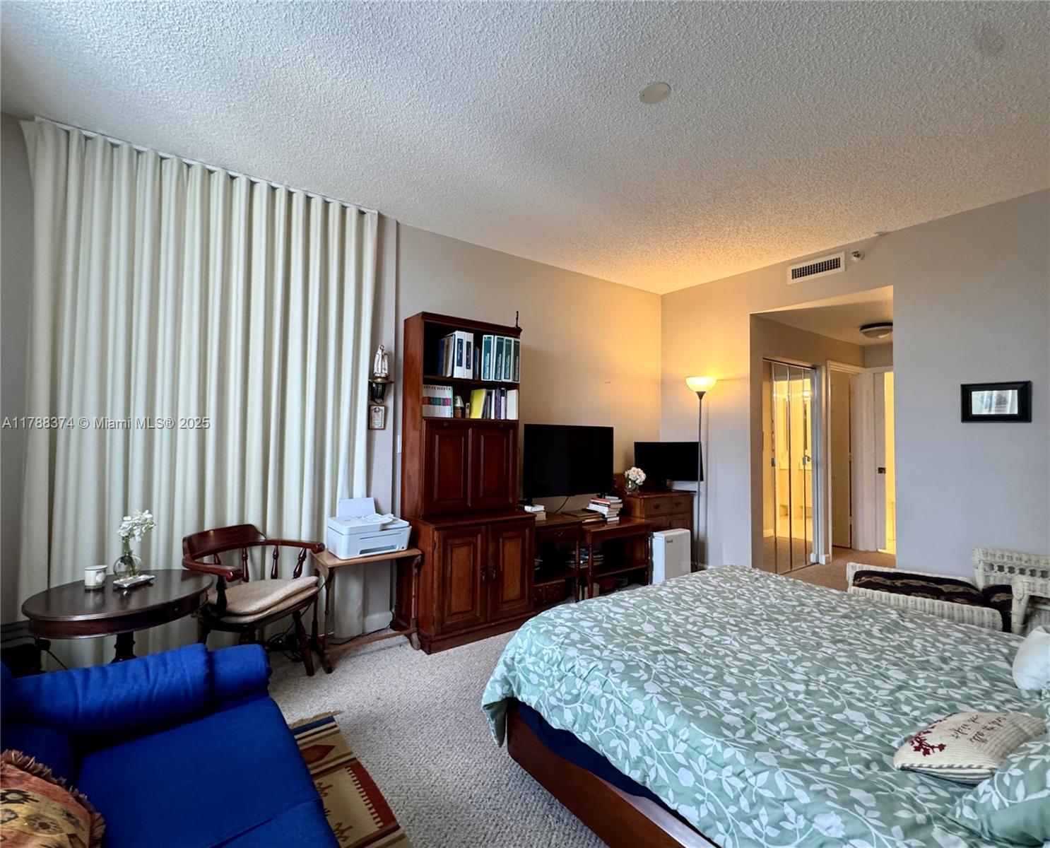 DORAL HOUSE CONDO NO 2 - Residential