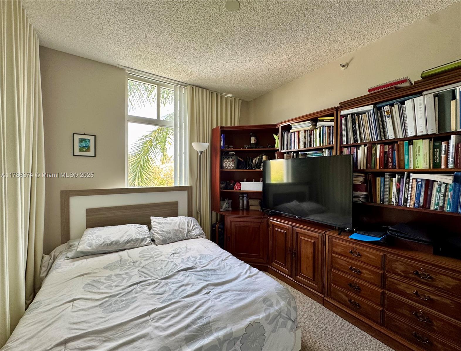 DORAL HOUSE CONDO NO 2 - Residential