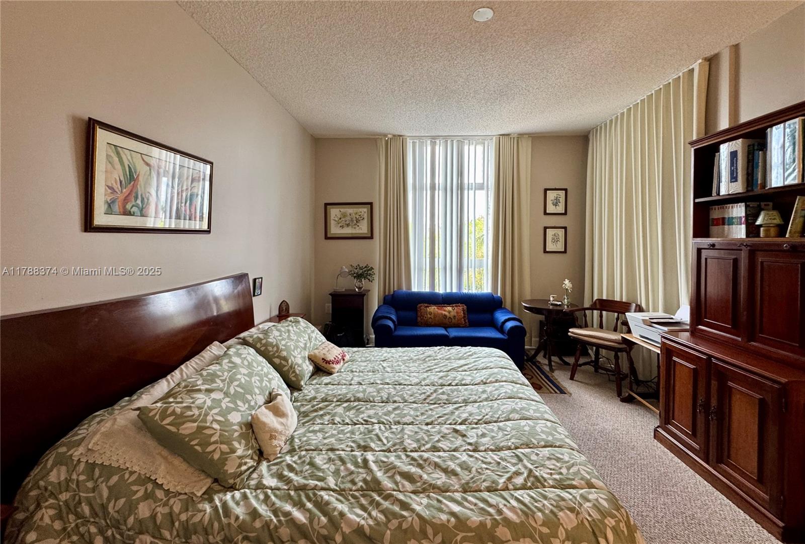 DORAL HOUSE CONDO NO 2 - Residential