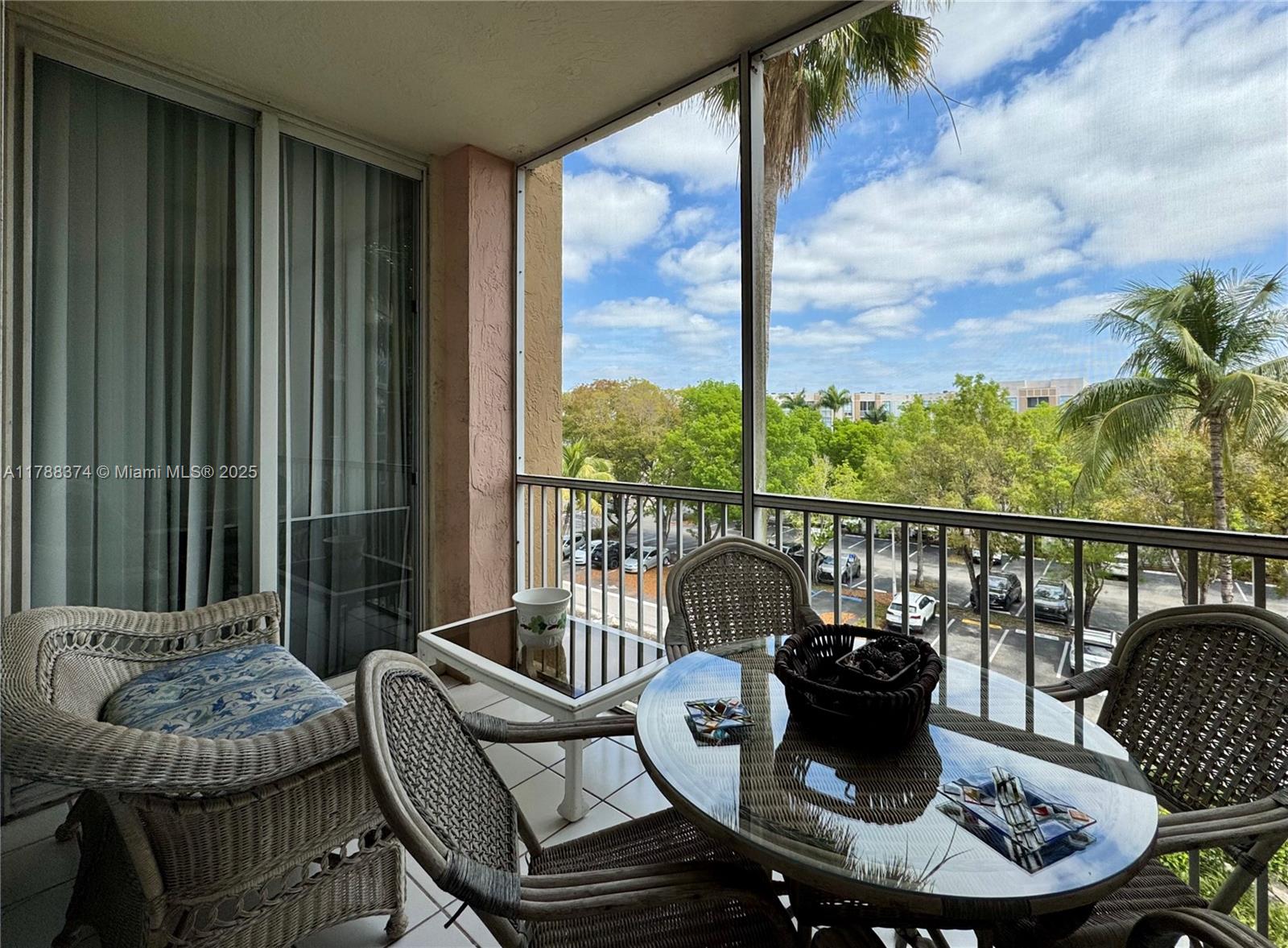 DORAL HOUSE CONDO NO 2 - Residential