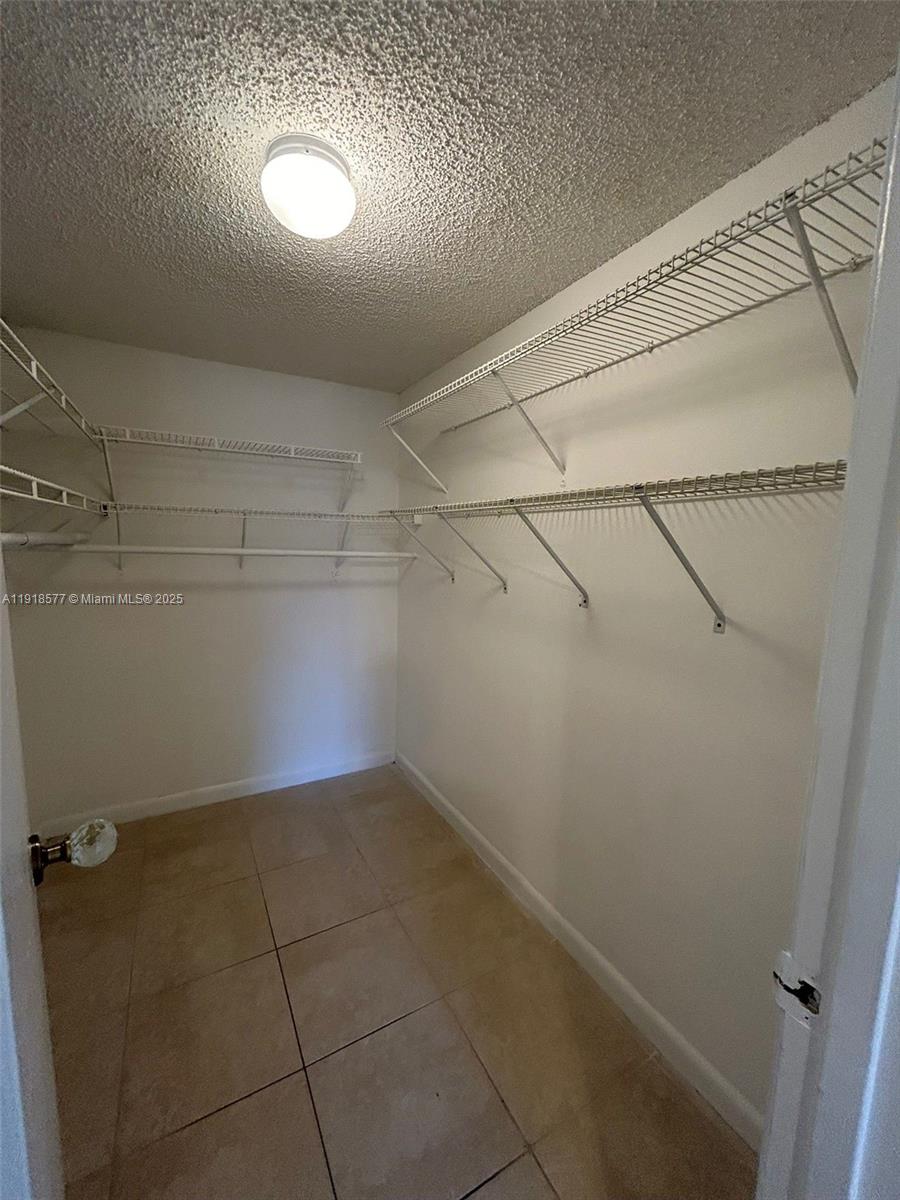 BISCAYNE BEACH CLUB CONDO - Residential Lease