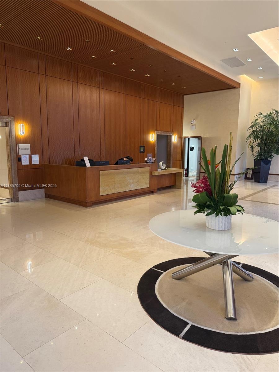 Rental Property at 1060 Brickell Ave 4005, Miami, Broward County, Florida - Bedrooms: 1 
Bathrooms: 2  - $3,300 MO.