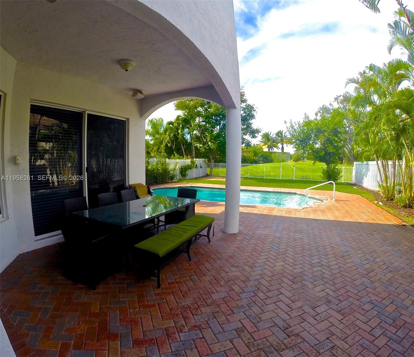 PRESIDENTIAL ESTATES SUB - Residential