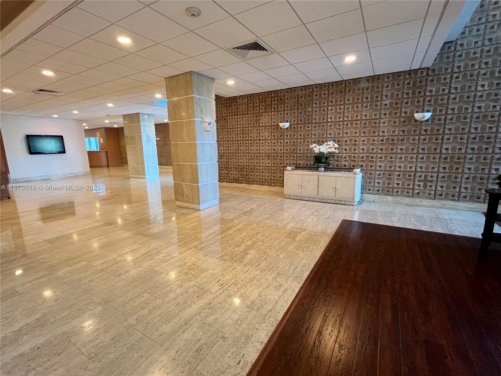 TRITON TOWER CONDO - Residential Lease