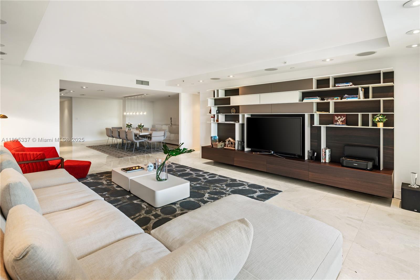 LAKE TOWER CONDO - Residential Lease