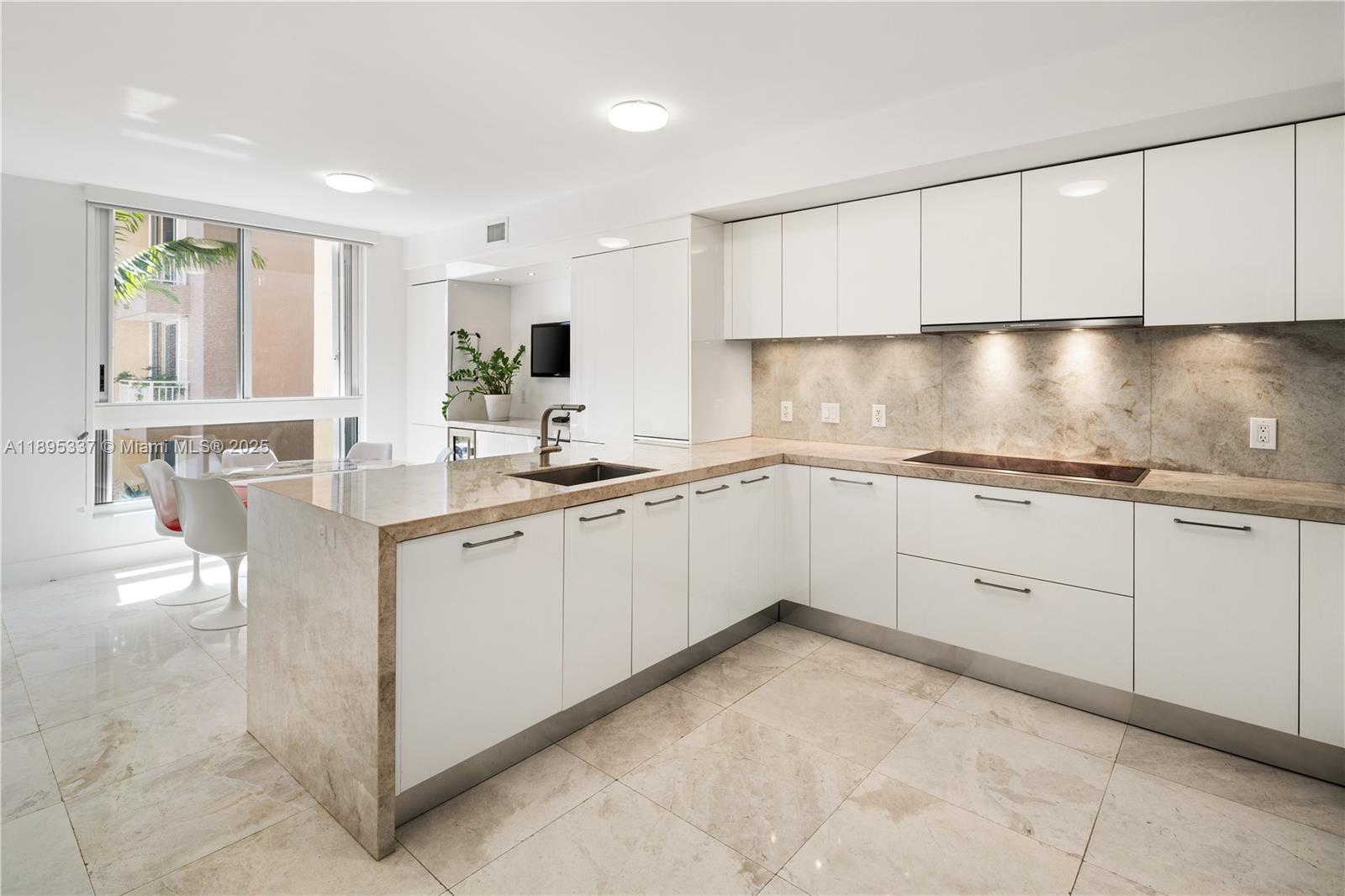 LAKE TOWER CONDO - Residential Lease