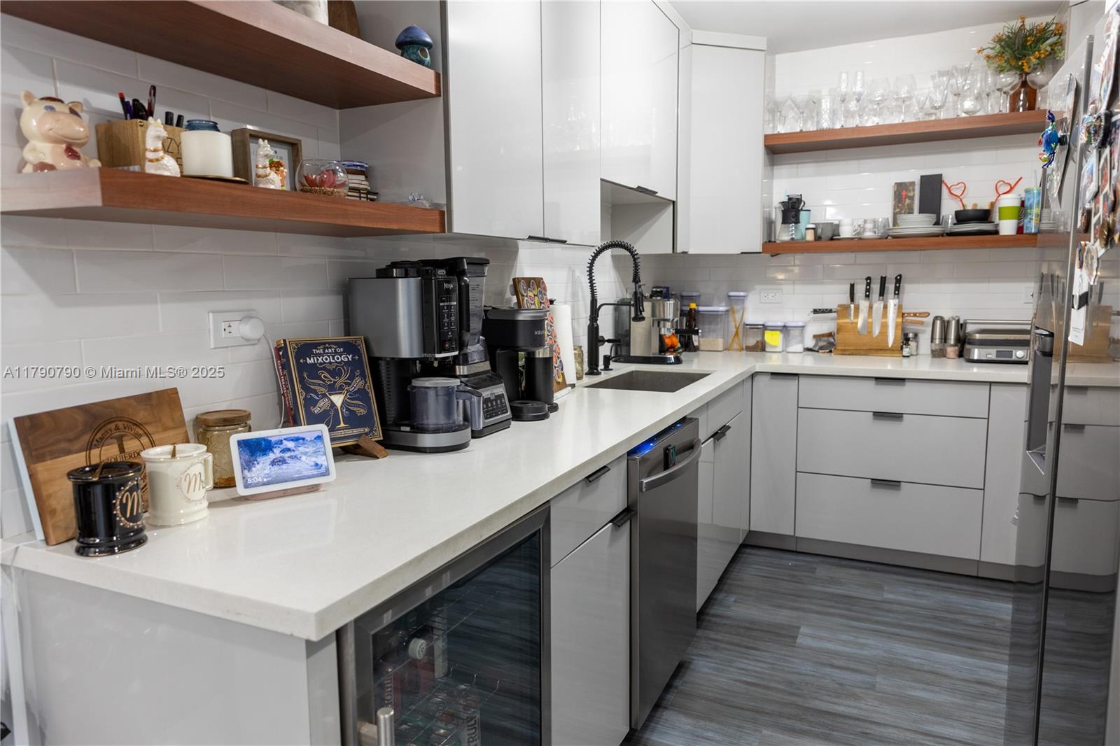 Rental Property at 20355 Ne 34th Ct 221, Aventura, Miami-Dade County, Florida - Bedrooms: 2 
Bathrooms: 2  - $3,100 MO.