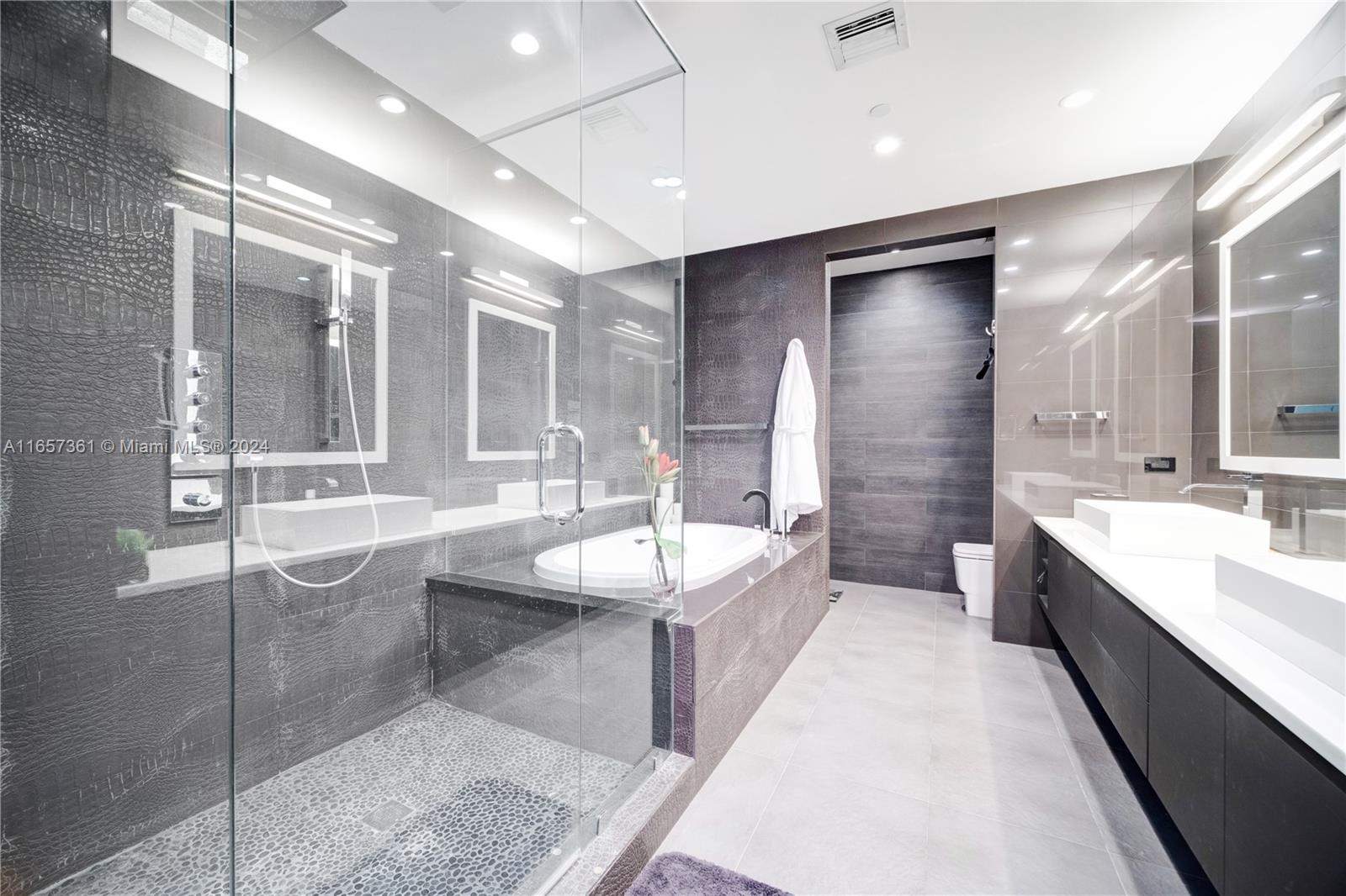 MILLENNIUM TOWER RESIDENC - Residential