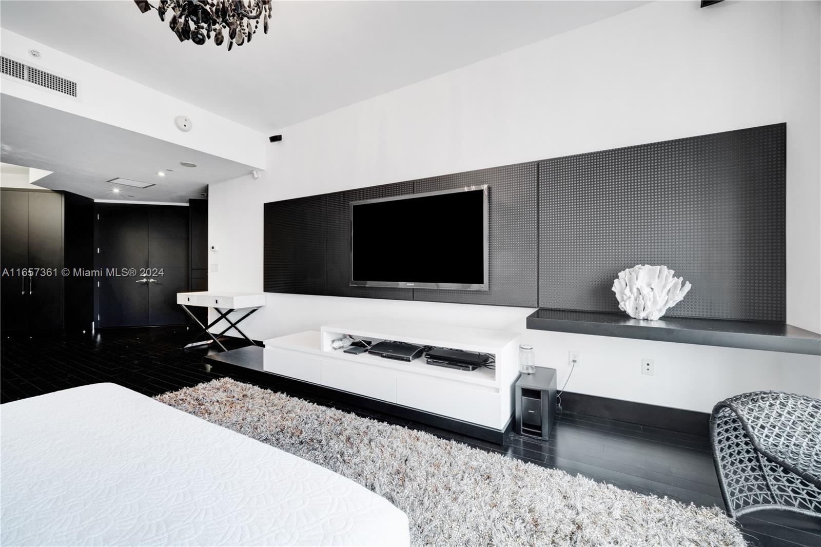 MILLENNIUM TOWER RESIDENC - Residential