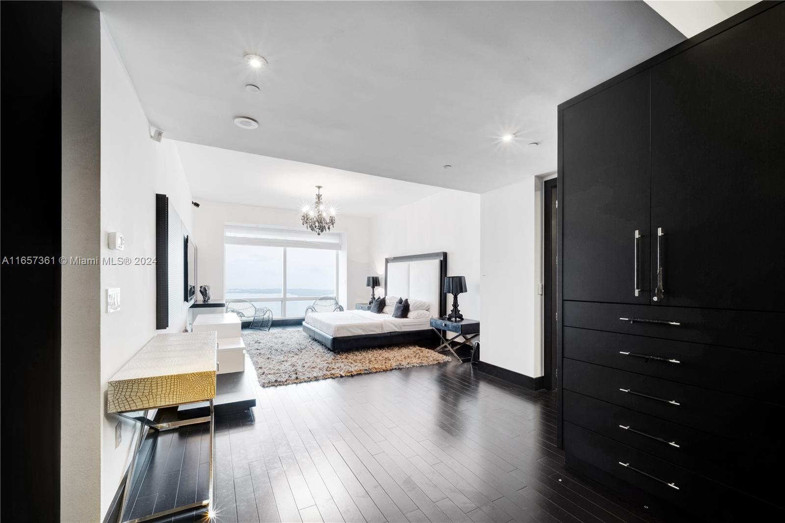 MILLENNIUM TOWER RESIDENC - Residential