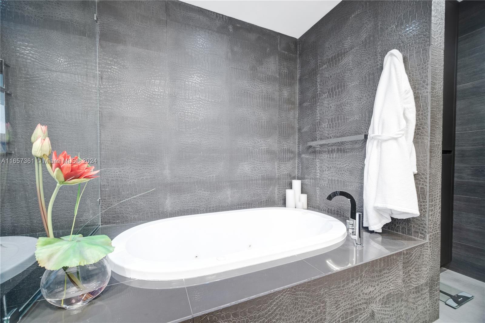 MILLENNIUM TOWER RESIDENC - Residential